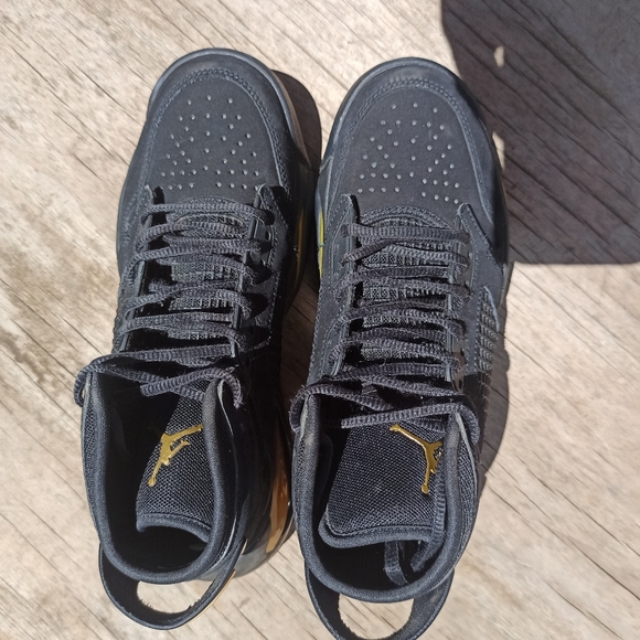 Jordan Mars 270 5Y - Picture 2 of 8